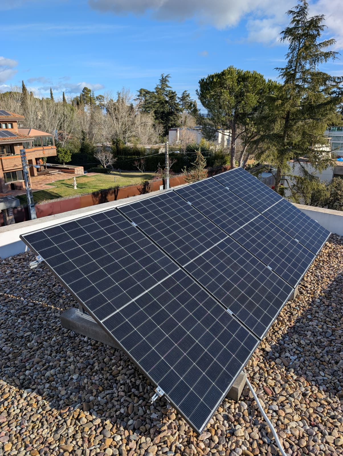 Fotografía 2 del proyecto: Instalación fotovoltaica en Vivienda unifamiliar de lujo